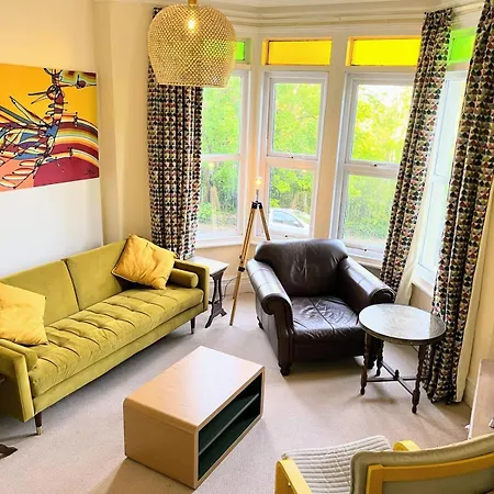 Light And Stylish Close To Centre * Bristol