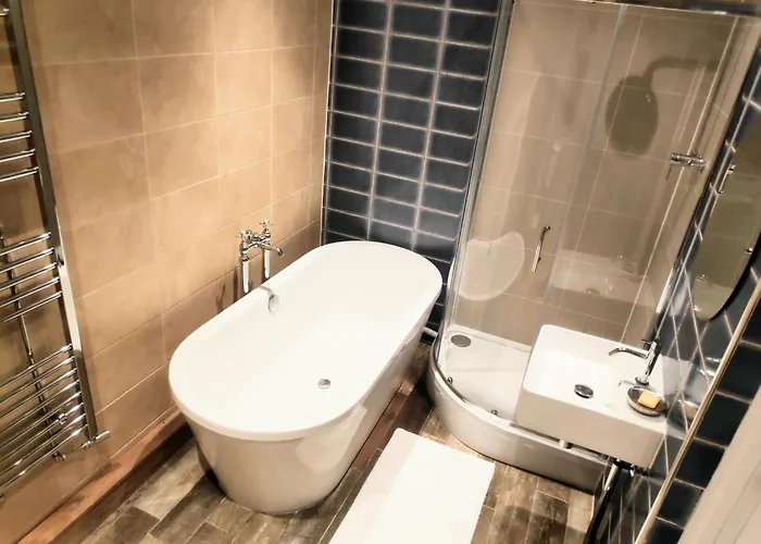 Light And Stylish Close To Centre *