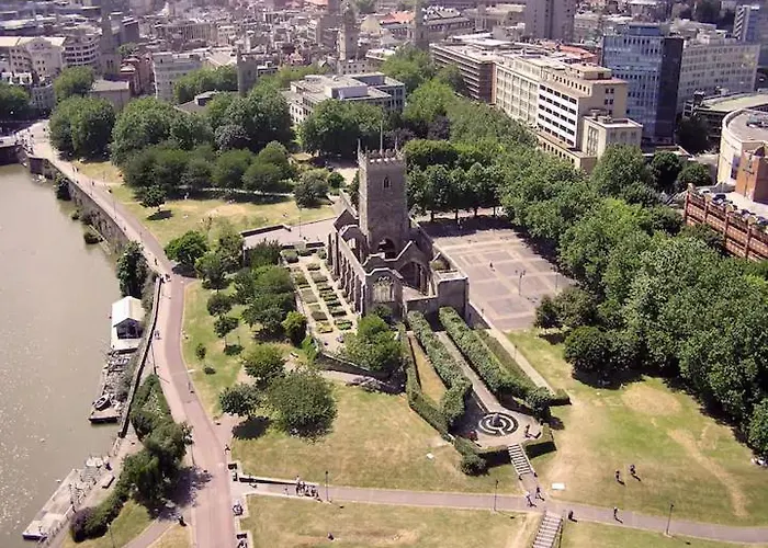 Light And Stylish Close To Centre * Bristol